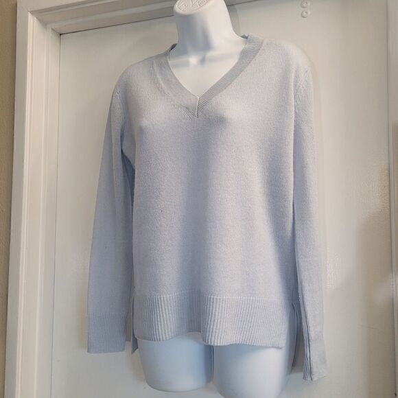 Saks fifth Avenue supersoft cashmere light blue periwinkle sweater - Picture 2 of 6